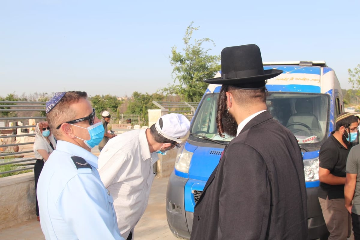 עם הזמר החרדי: 6 שנים לרצח שלושת הנערים הי"ד