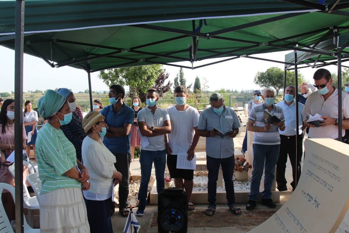 עם הזמר החרדי: 6 שנים לרצח שלושת הנערים הי"ד