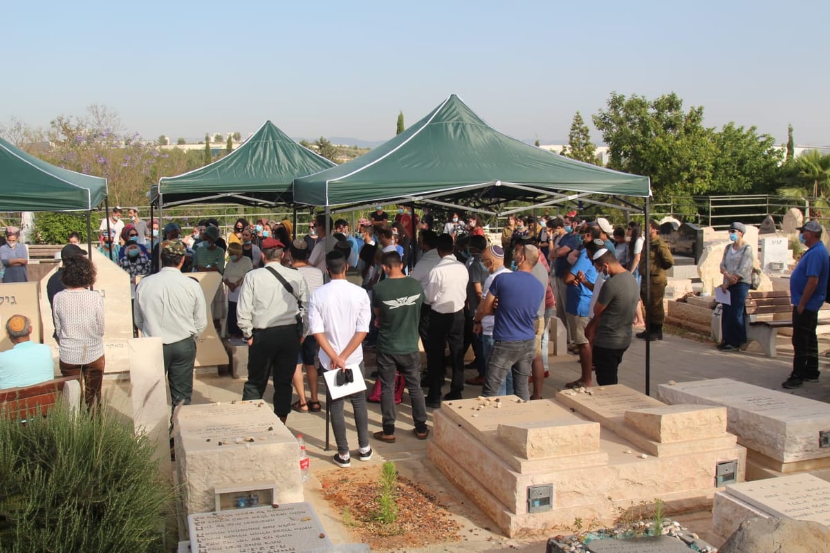 עם הזמר החרדי: 6 שנים לרצח שלושת הנערים הי"ד