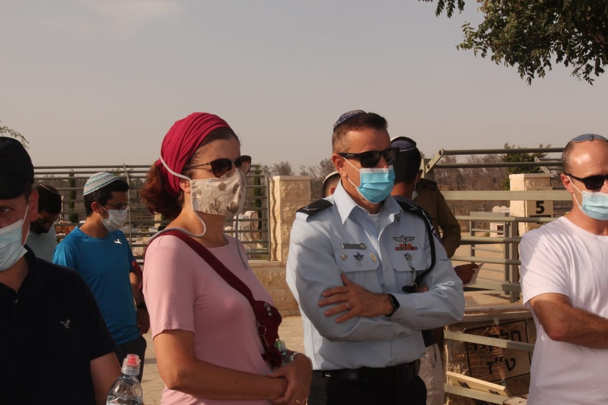 עם הזמר החרדי: 6 שנים לרצח שלושת הנערים הי"ד