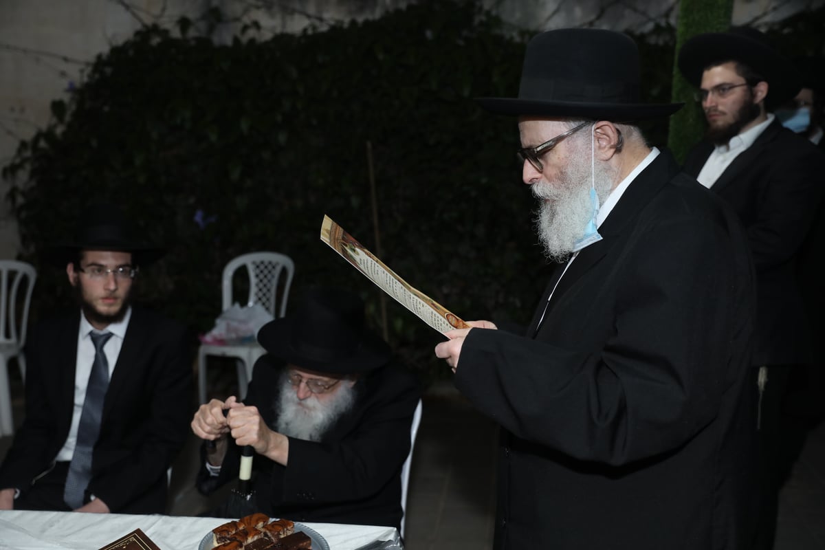 בצל קורונה: אירוסין לזוג ממשפחות חשובות