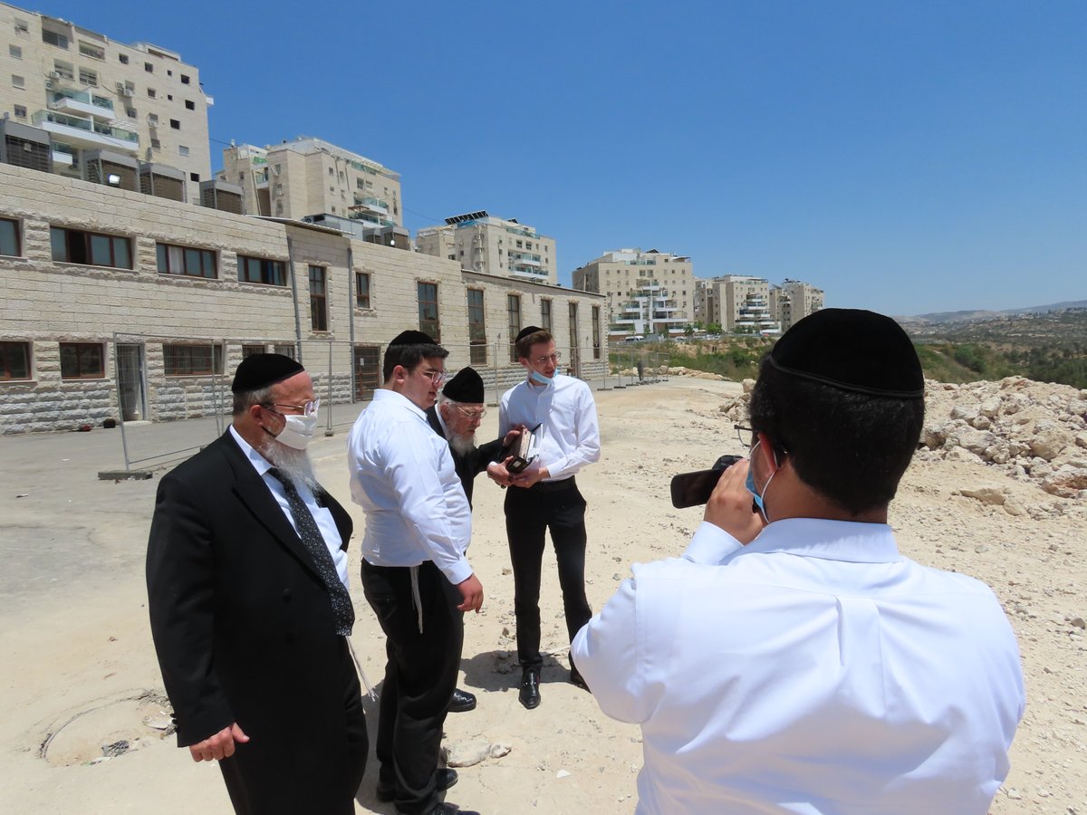 ה'שיעור כללי' של הגרב"מ אזרחי • תיעוד