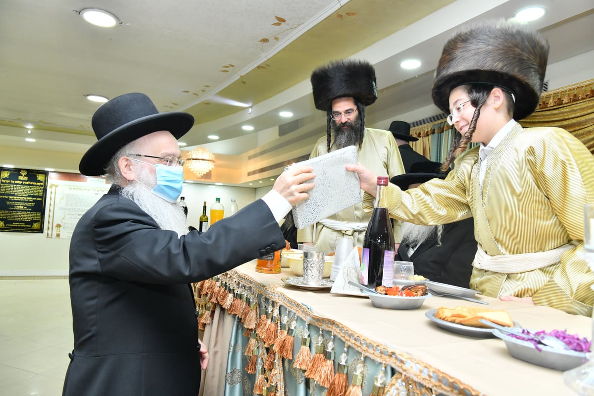 הגר"מ בראנדסדורפר ערך בר מצווה לבן זקוניו