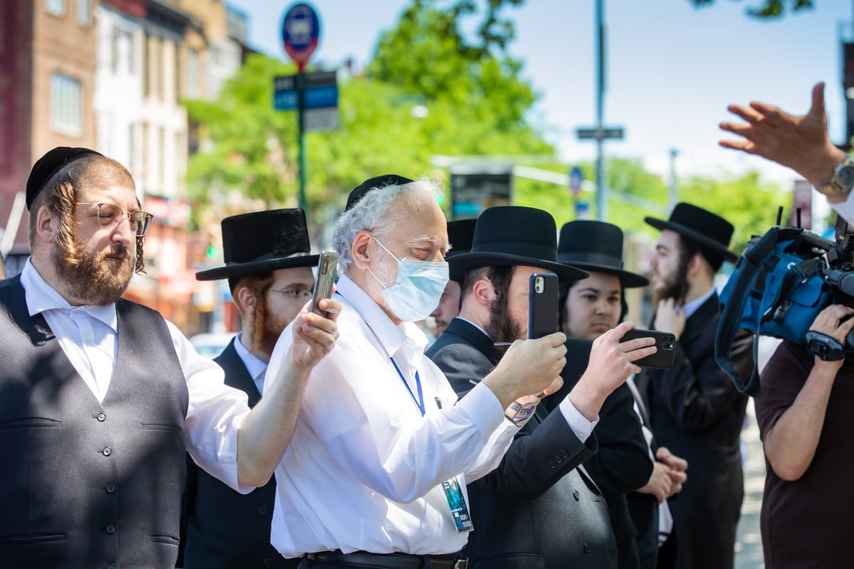 ליהודי ניו יורק נמאס: הגנים בשכונה נפרצו • צפו