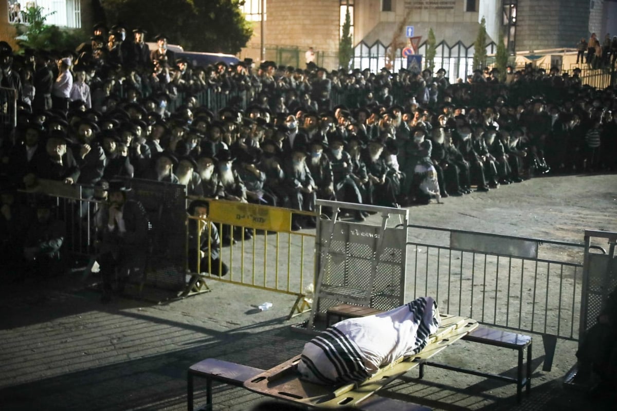 נפטר מקורונה: הלווית הרה"צ רבי אהרן קאהן זצ"ל