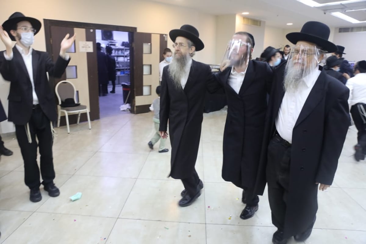 בהקפדה יתירה: צפו בחתונה של ה'חזונאישניקים'