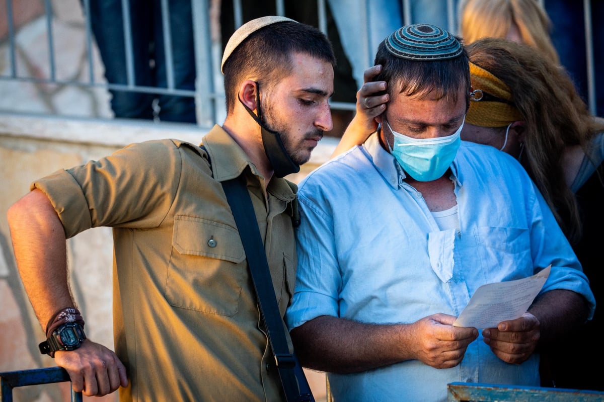 מאות ליוו למנוחות את אביו של נחשון וקסמן