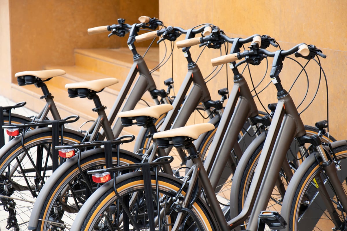 מותר להניח אופניים בכניסה לבניין משותף?
