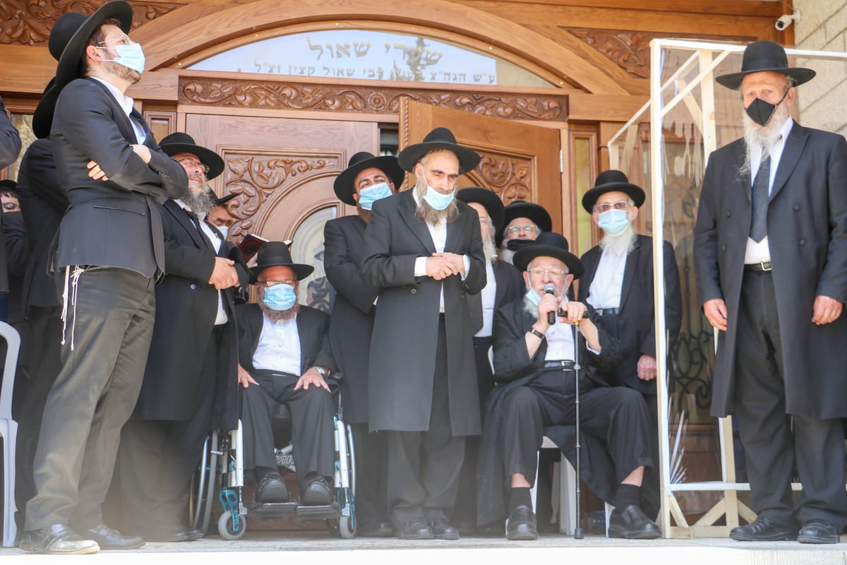 צפו בתיעוד: מסע הלוויית רבי דניאל עדס זצ"ל