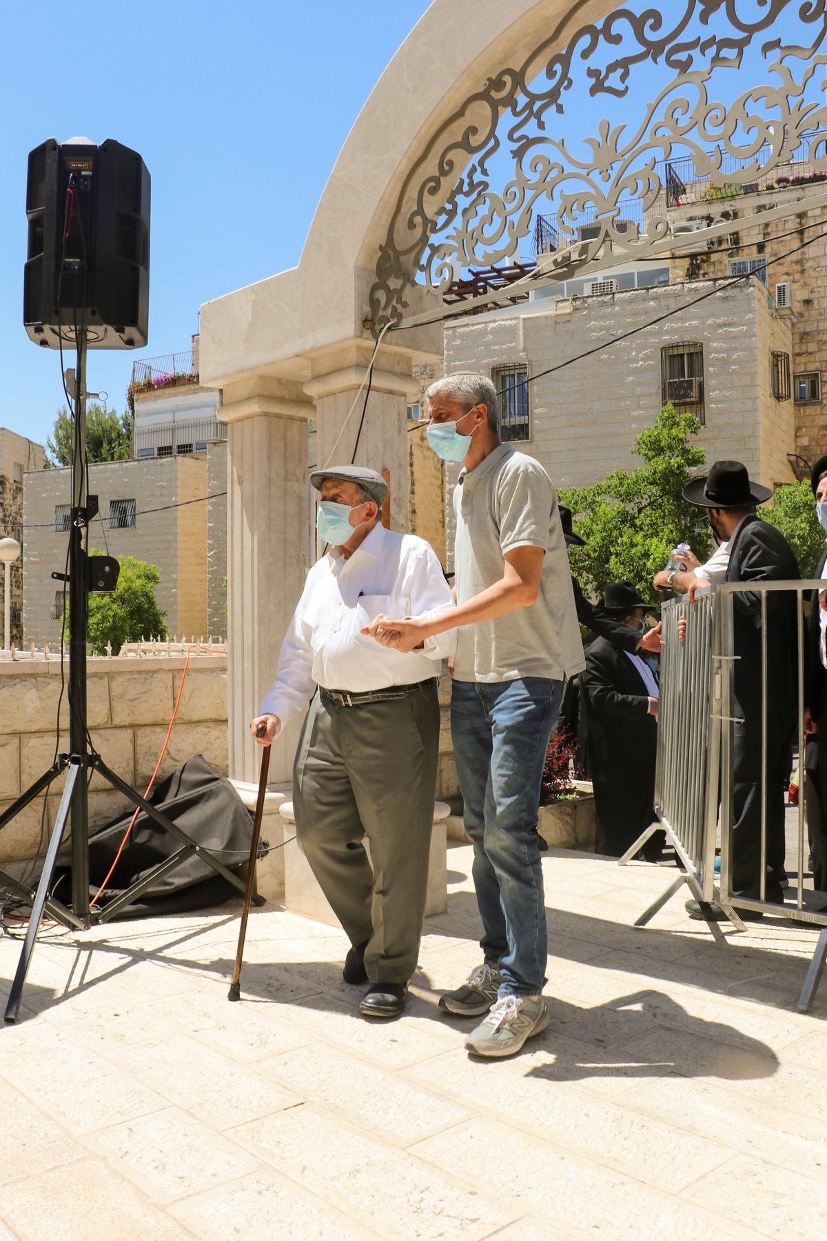 צפו בתיעוד: מסע הלוויית רבי דניאל עדס זצ"ל