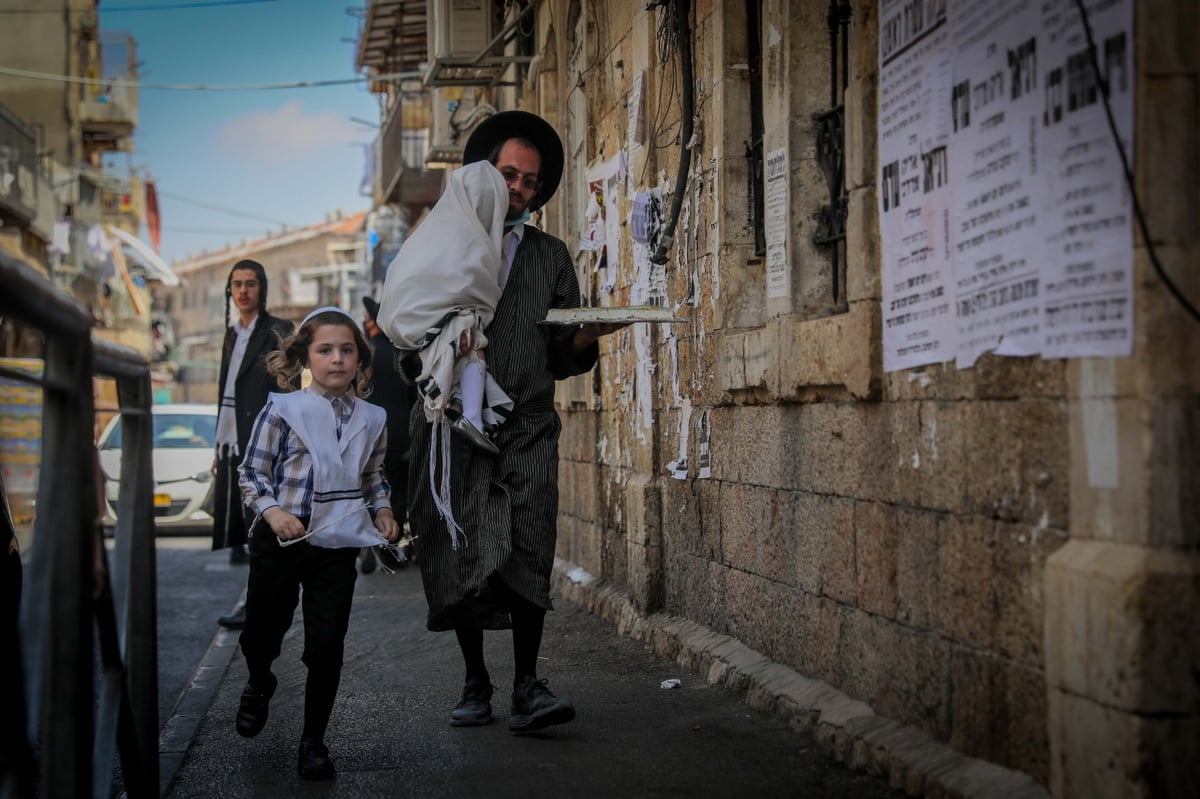 ילדי תולדות אהרן התחילו ללמוד א' ב' אצל האדמו"ר