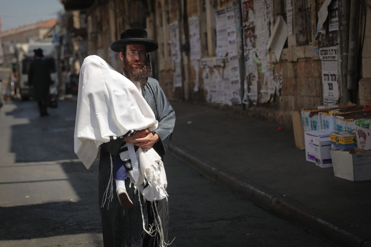 ילדי תולדות אהרן התחילו ללמוד א' ב' אצל האדמו"ר