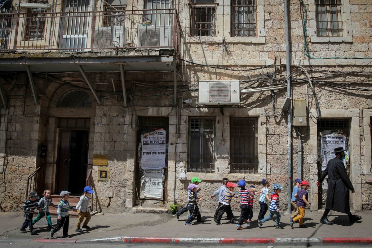 ילדי תולדות אהרן התחילו ללמוד א' ב' אצל האדמו"ר