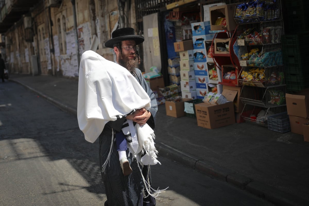 ילדי תולדות אהרן התחילו ללמוד א' ב' אצל האדמו"ר