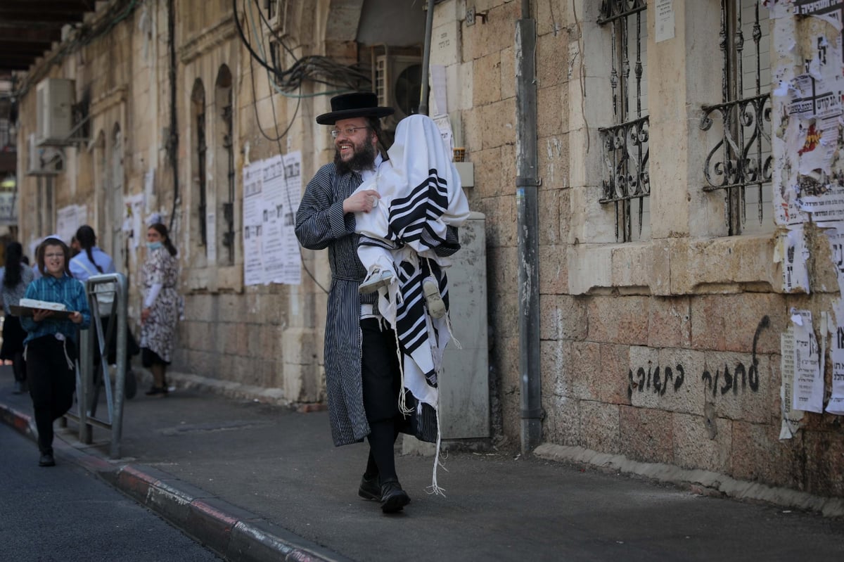 ילדי תולדות אהרן התחילו ללמוד א' ב' אצל האדמו"ר