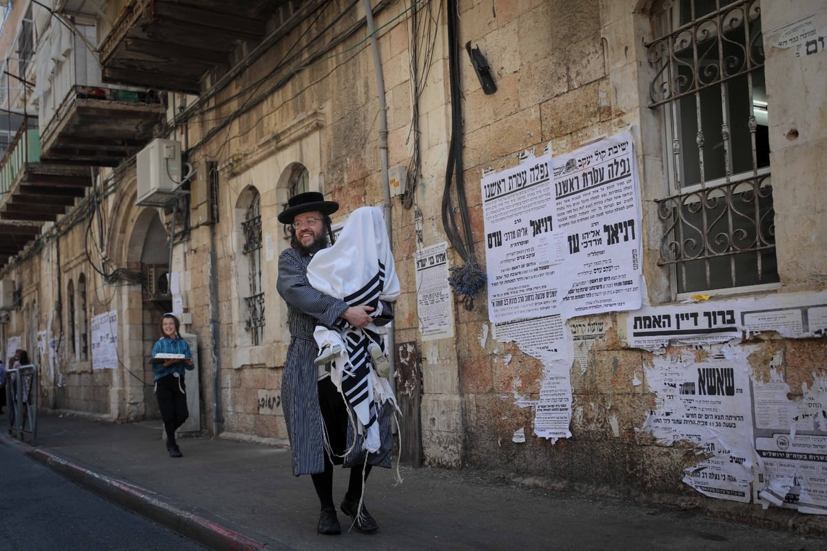 ילדי תולדות אהרן התחילו ללמוד א' ב' אצל האדמו"ר