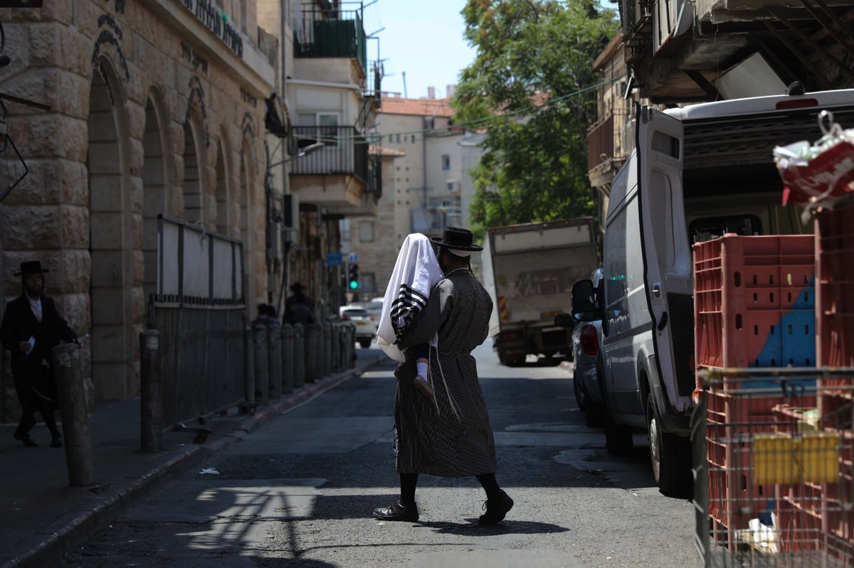 ילדי תולדות אהרן התחילו ללמוד א' ב' אצל האדמו"ר