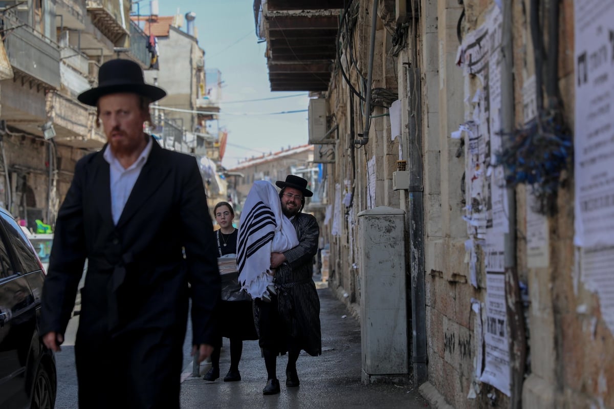 ילדי תולדות אהרן התחילו ללמוד א' ב' אצל האדמו"ר