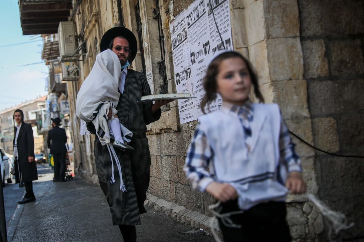 ילדי תולדות אהרן התחילו ללמוד א' ב' אצל האדמו"ר