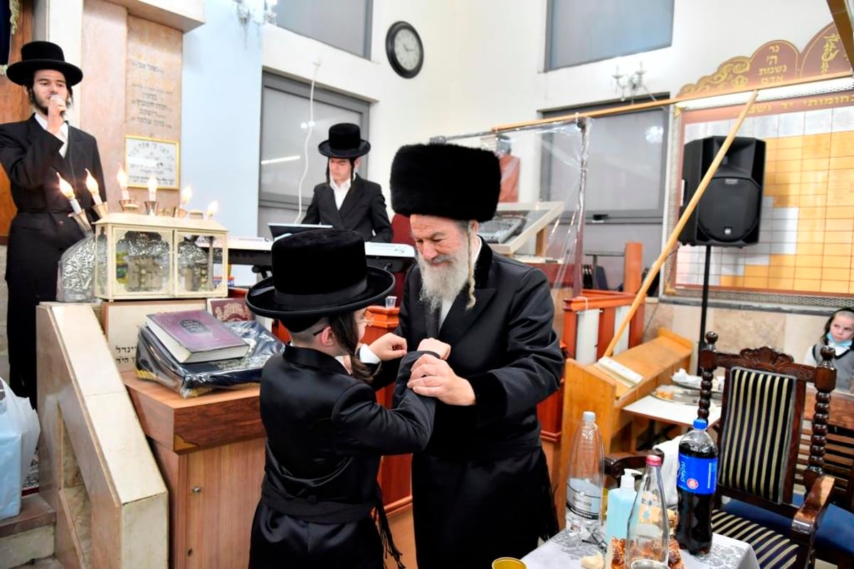 תיעוד: האדמו"ר מאשלג חגג בר מצווה לנכדו