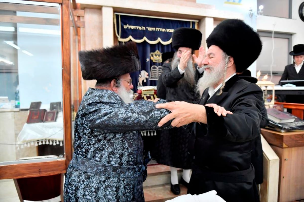 תיעוד: האדמו"ר מאשלג חגג בר מצווה לנכדו