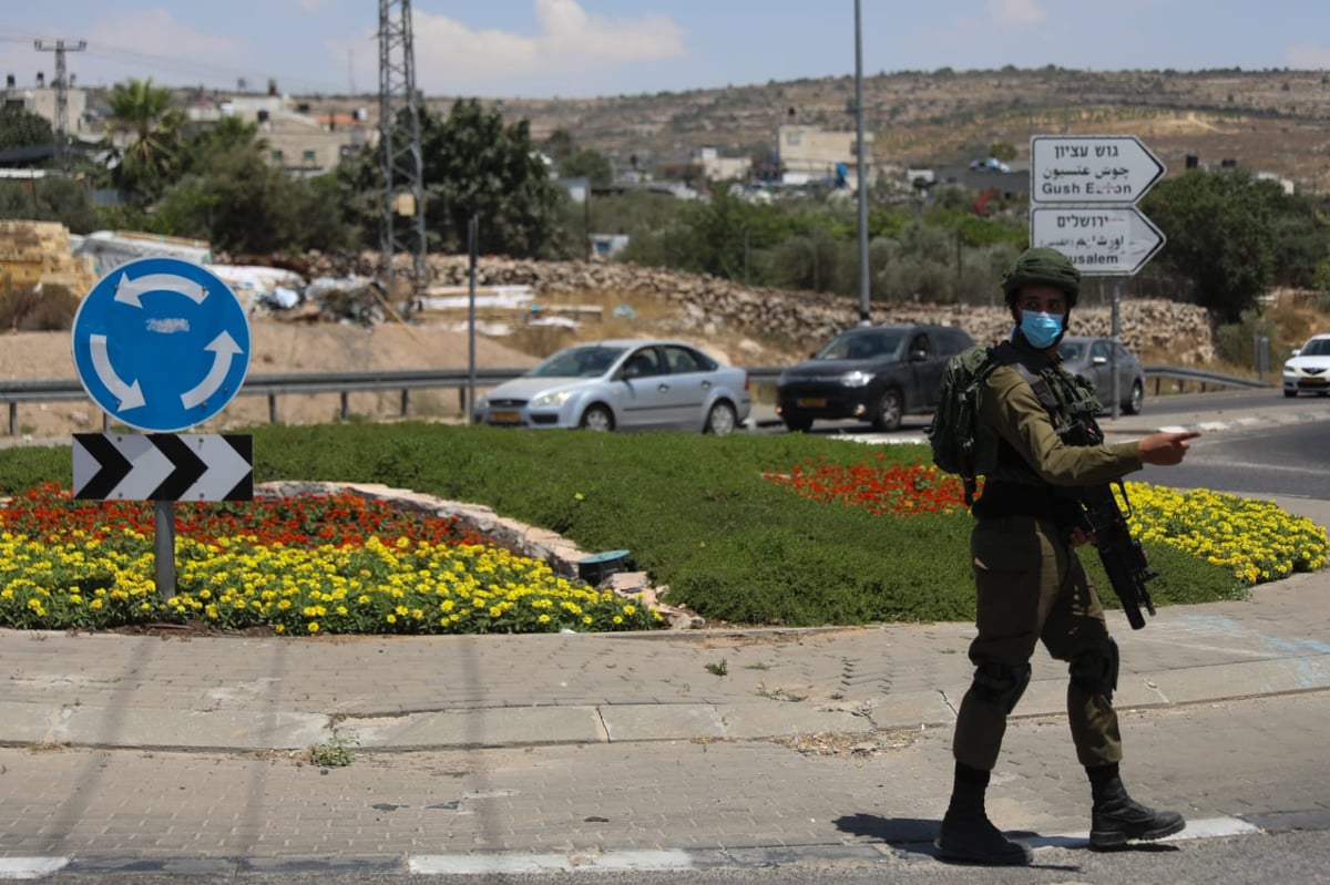 הסקרנים, הנמלטים והילדים; שעות ראשונות של סגר בביתר עילית