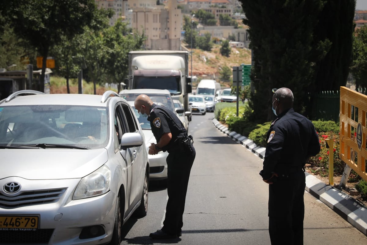 הסקרנים, הנמלטים והילדים; שעות ראשונות של סגר בביתר עילית