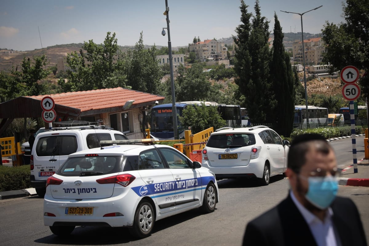 הסקרנים, הנמלטים והילדים; שעות ראשונות של סגר בביתר עילית