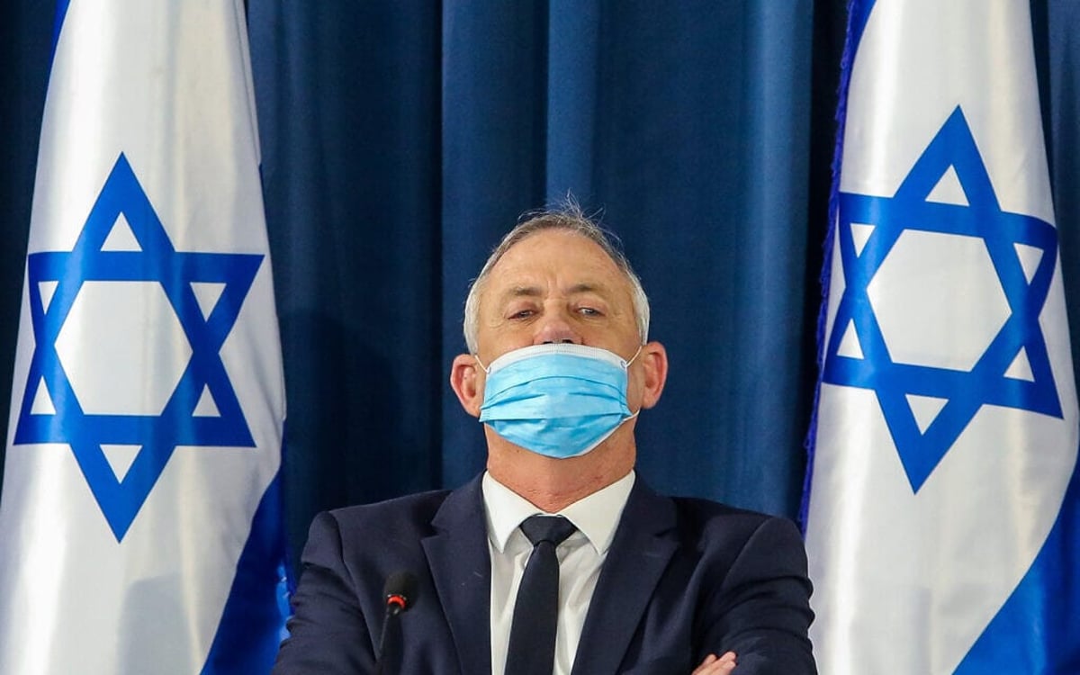 גנץ בבידוד; ראש הממשלה החליפי חושד שנחשף לחולה קורונה