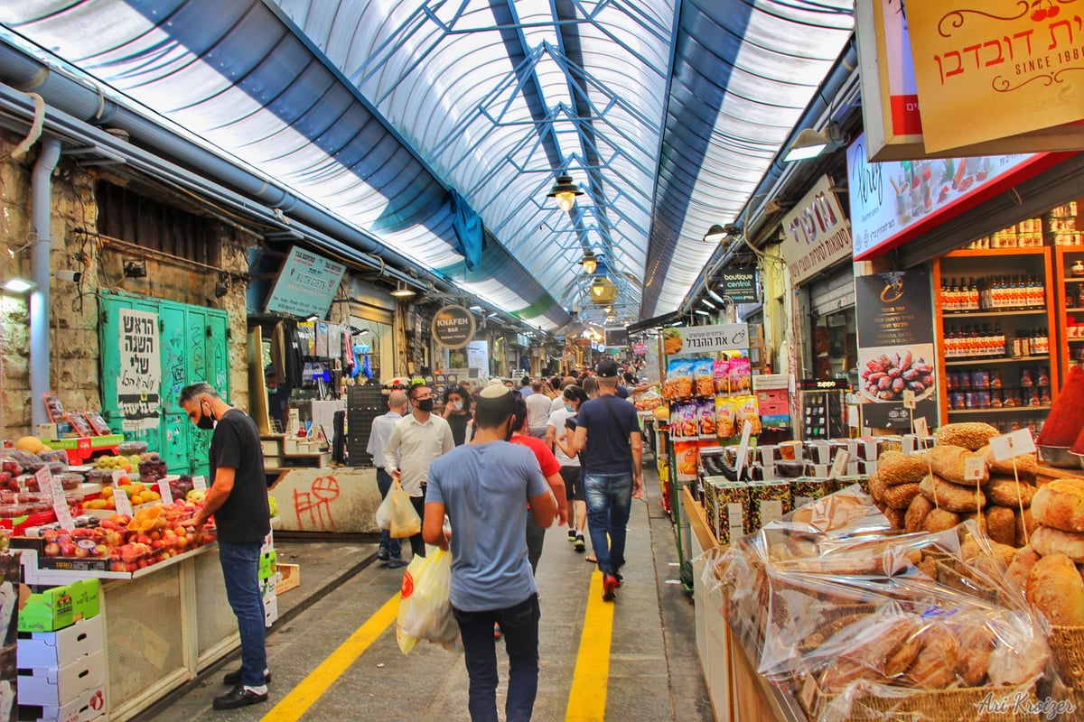 ערב שבת: אווירת שישישוק במחנה יהודה