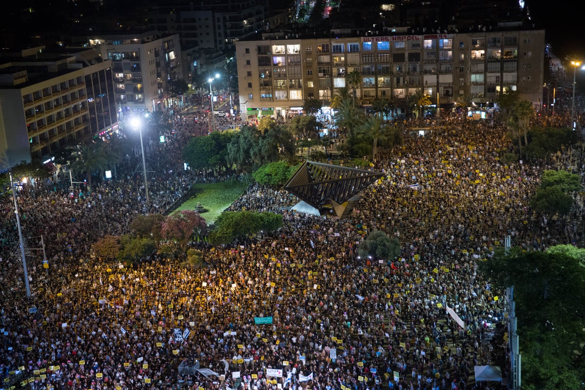 מאות חילונים התפרעו בתל אביב וגרמו נזקים; 19 נעצרו