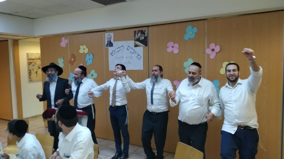 צפו: סיום הרמב"ם במלונית הקורונה ב'שניר'