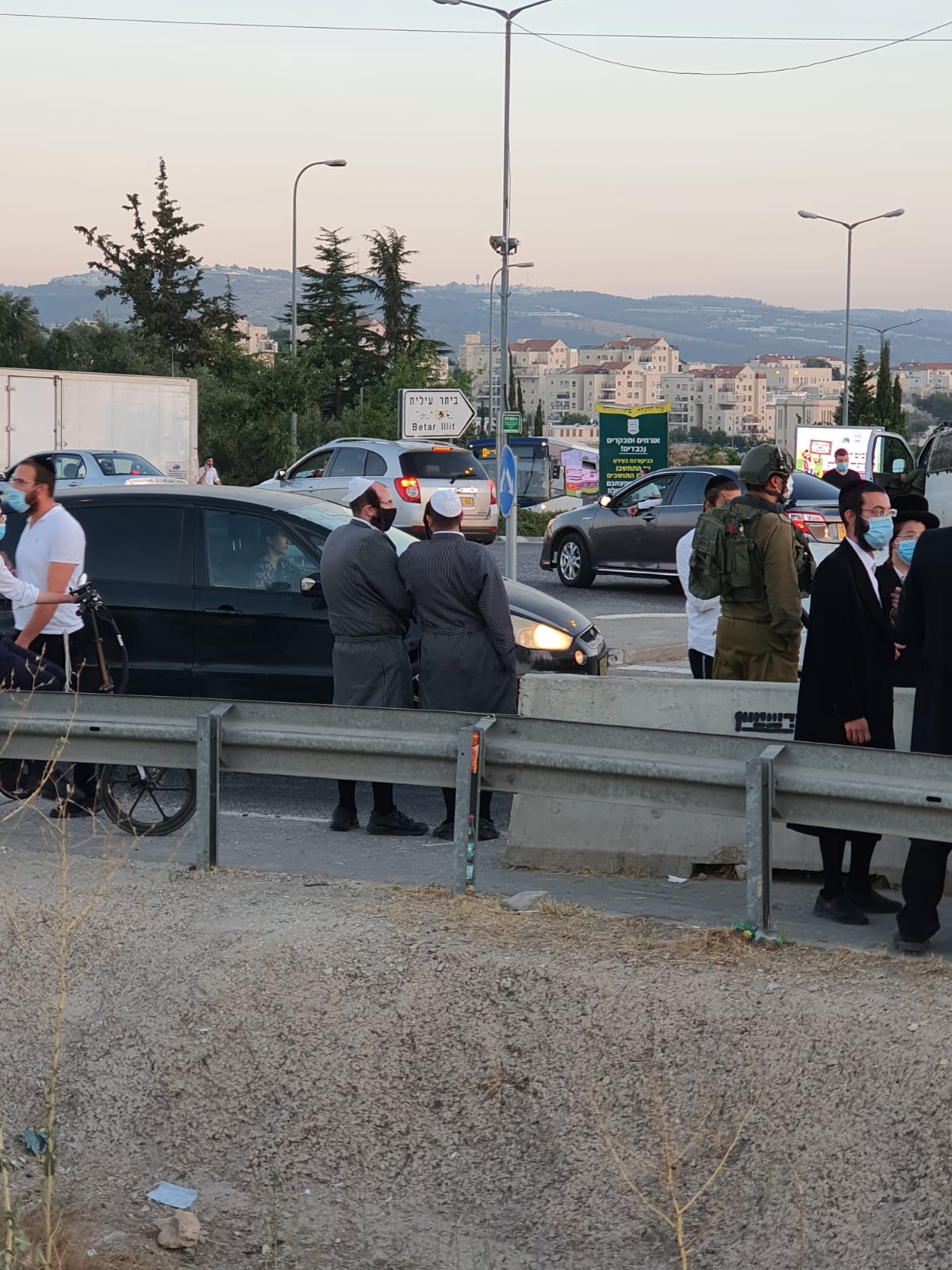 בזמן ההפגנה הודיעו: הסגר על ביתר יסתיים