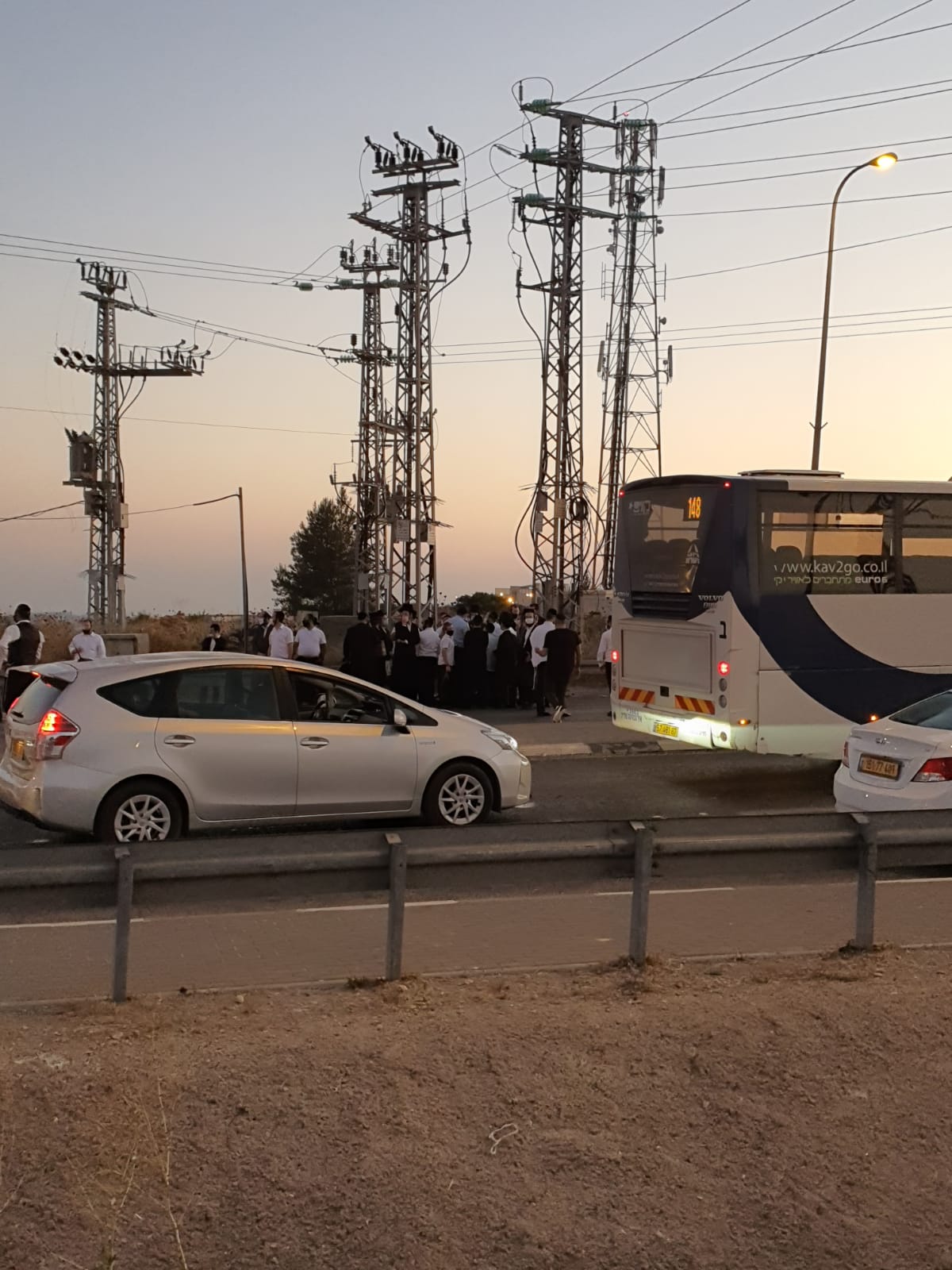 בזמן ההפגנה הודיעו: הסגר על ביתר יסתיים