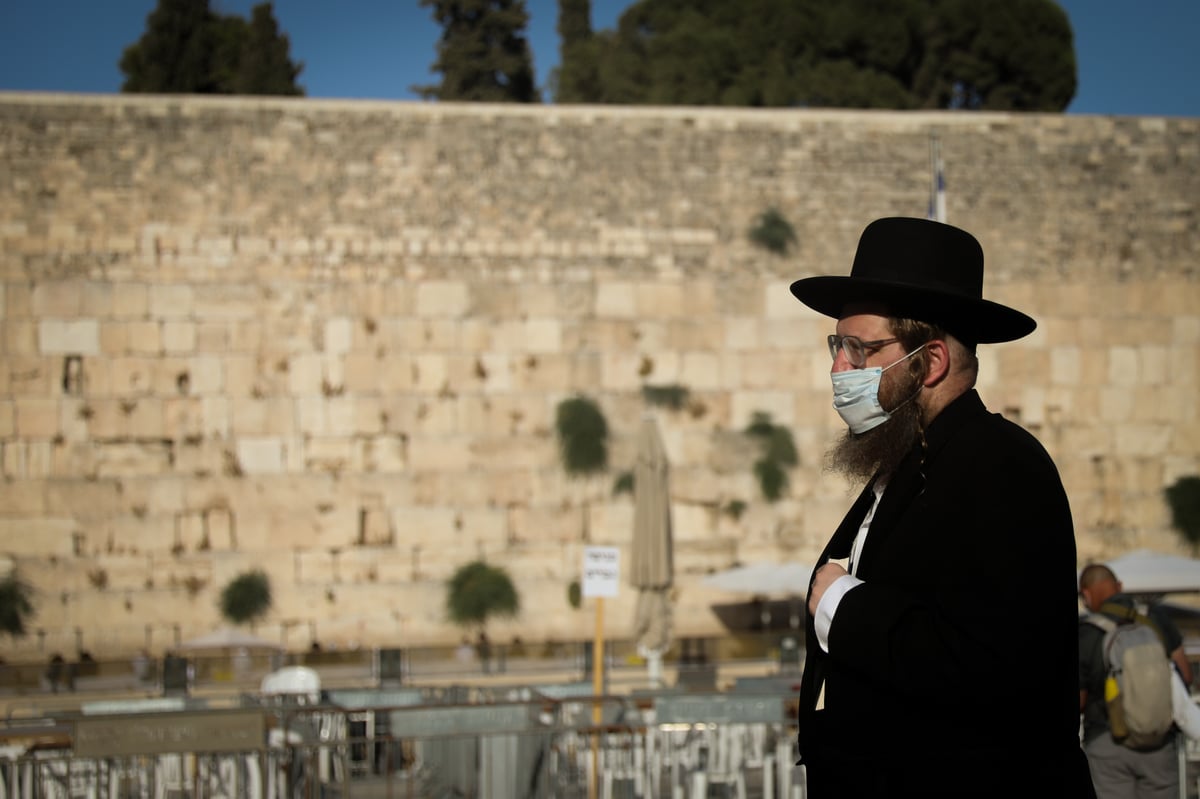 בכותל המערבי: תפילה לעצירת נגיף הקורונה