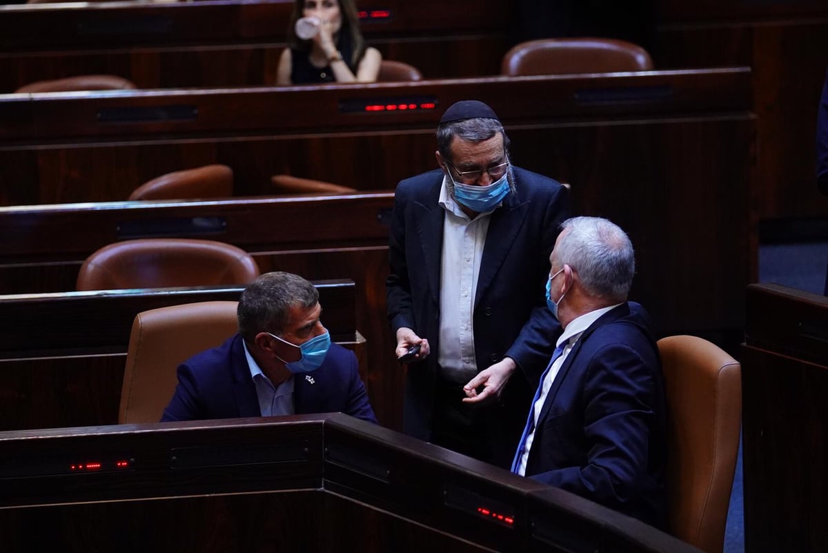 זעם במפלגות החרדיות: "שלטון הליכוד שווה לכפרות"; "כחול לבן אכזבו"