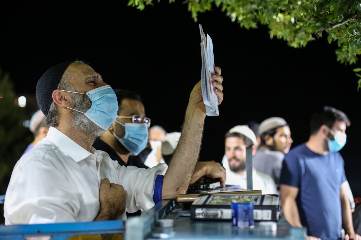 המונים בציון האר"י הקדוש בצפת • תיעוד