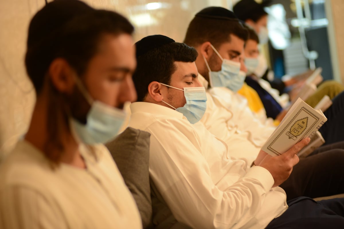 בבית פרטי: אמירת קינות בשכונה הירושלמית