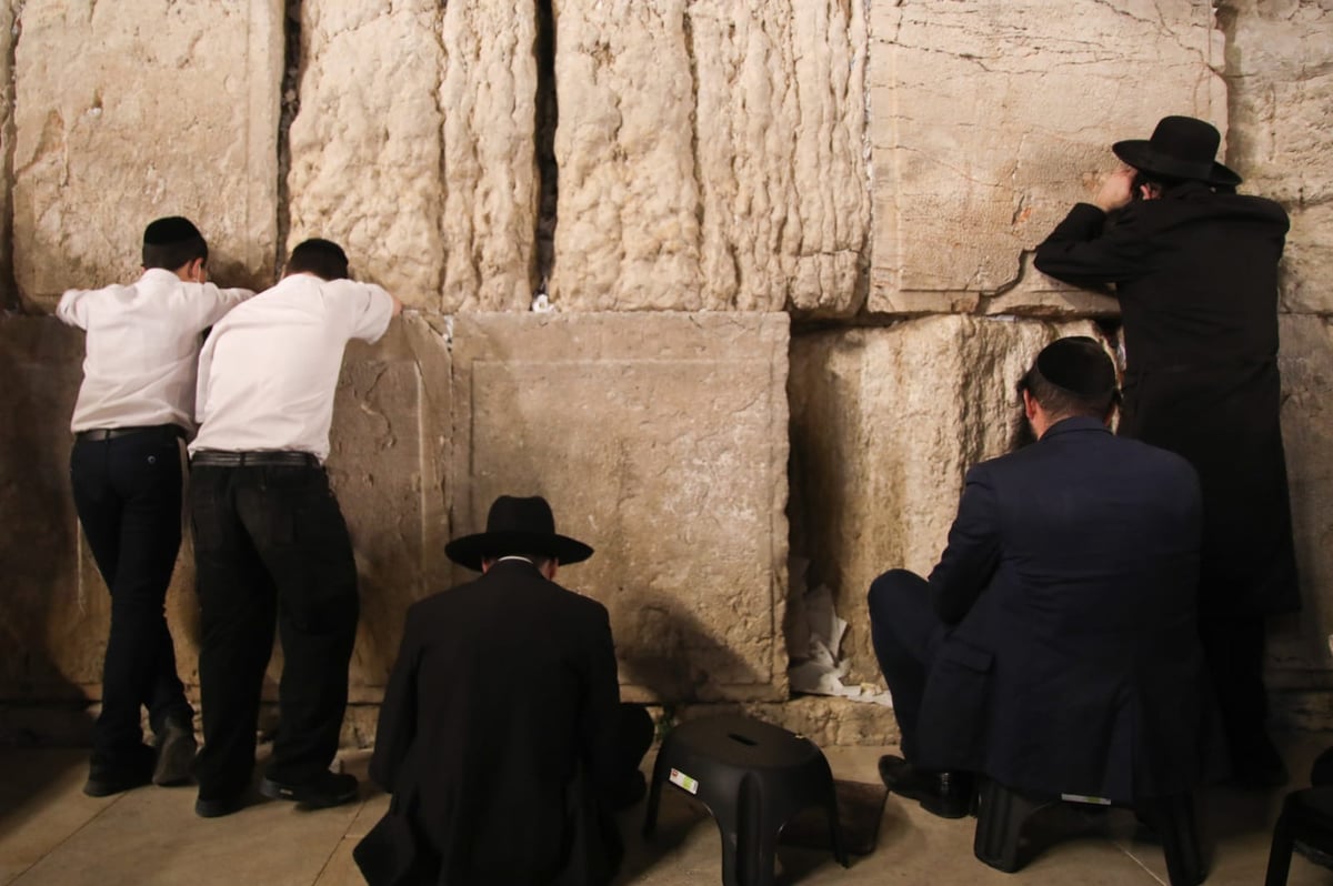 צפו: ליל תשעה באב בכותל, בצל הקורונה