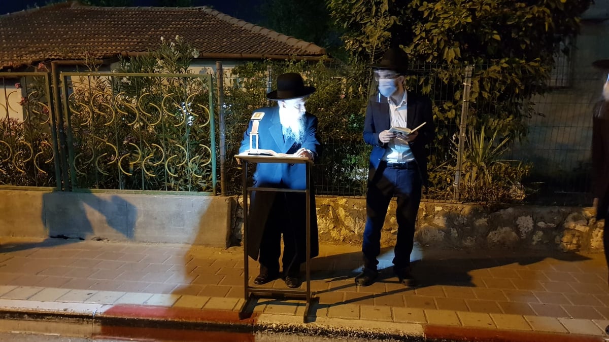 ראש הישיבה הגר"ג אדלשטיין יצא ל'קידוש לבנה'