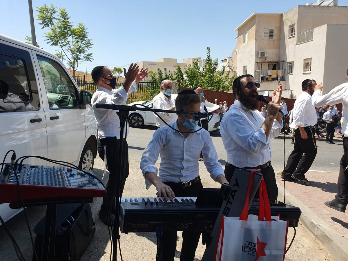 כך העצב של חתן בר המצווה המבודד הפך לשמחה