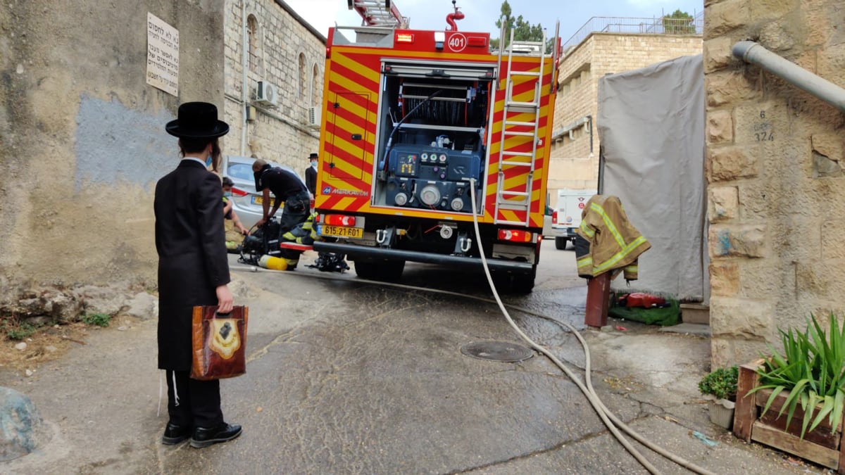 שריפה פרצה בדירה במאה שערים; גבר בן 30 נשרף למוות