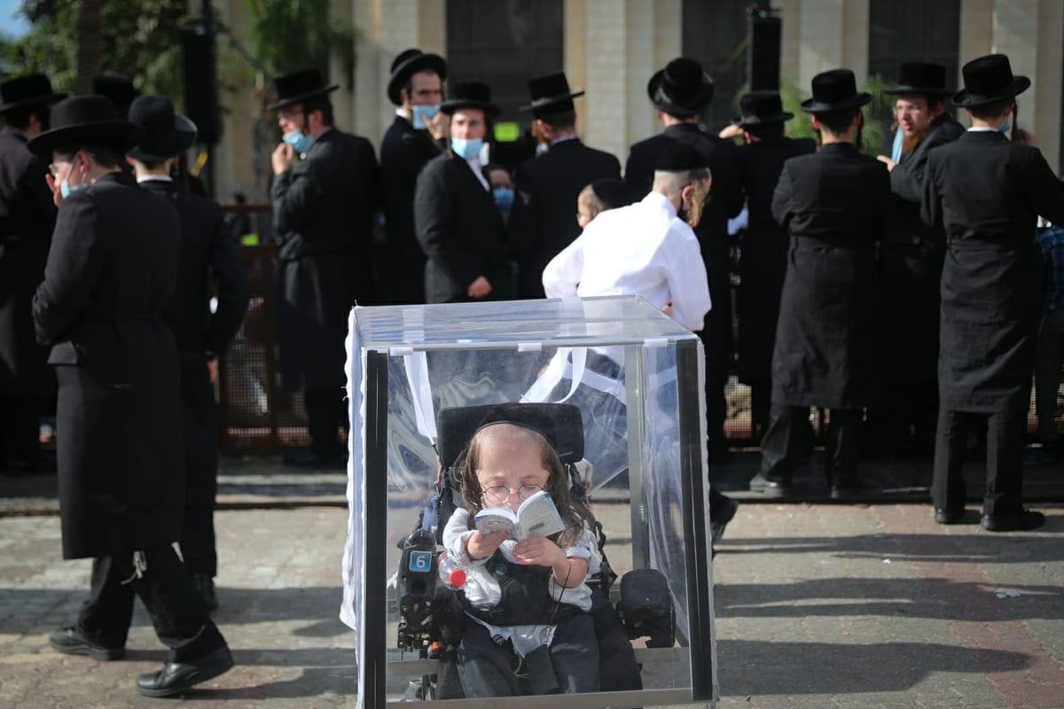 חיזקי טורנהיים בהלוויה