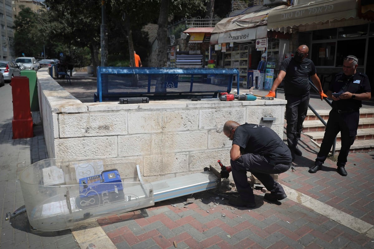 ירושלים: הוסרו הטלפונים מהם הטרידו ילדים