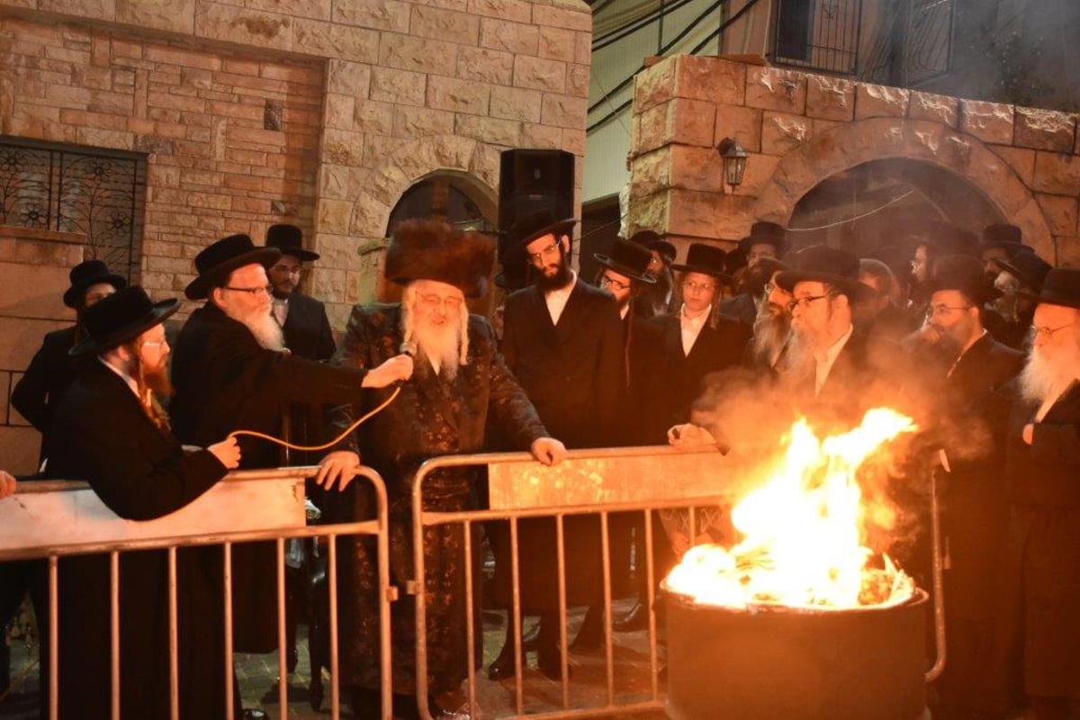 מראות חייו של האדמו"ר משומרי אמונים זצוק"ל