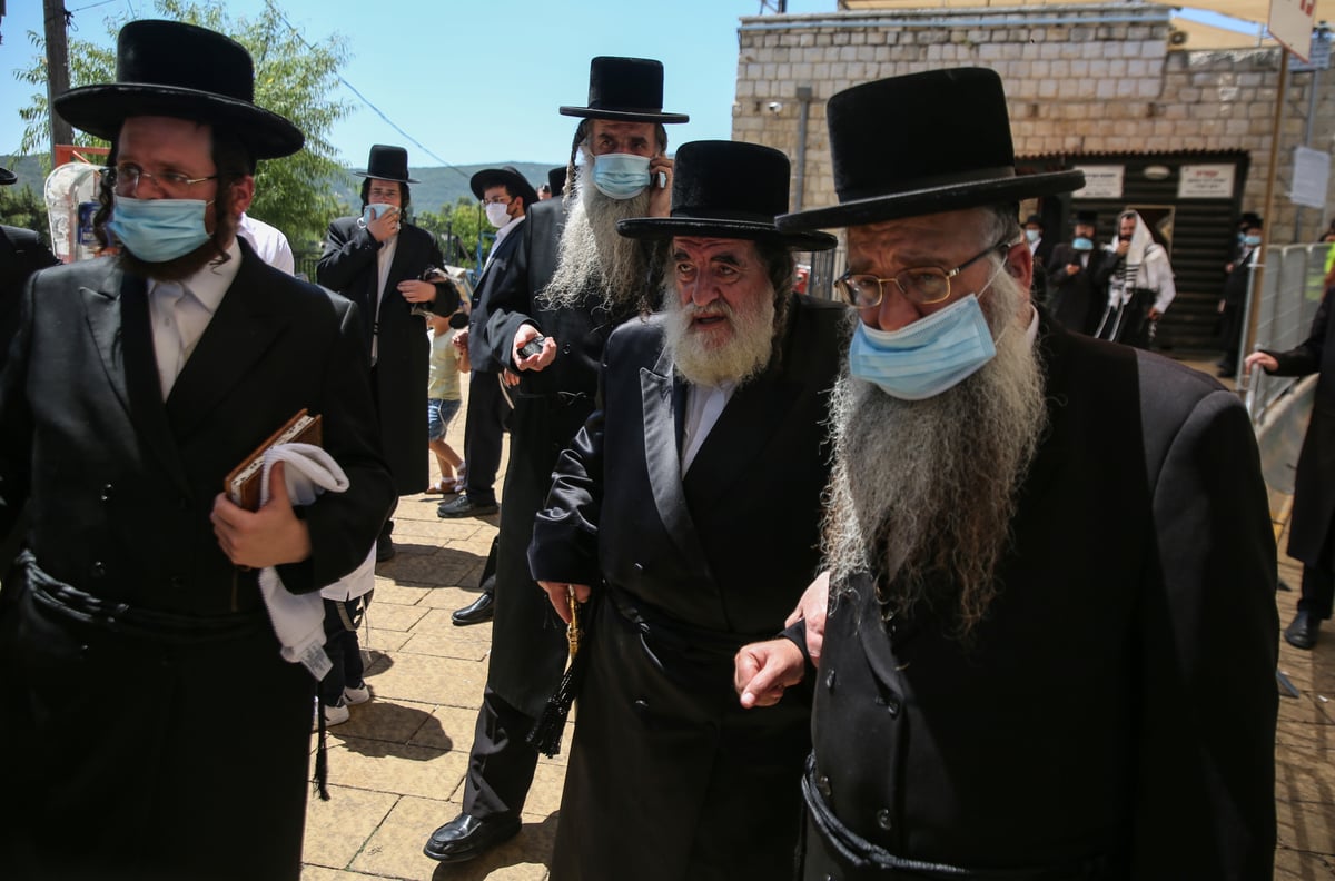 האדמו"ר מויז'ניץ עלה למירון ונשא תפילה אצל רשב"י