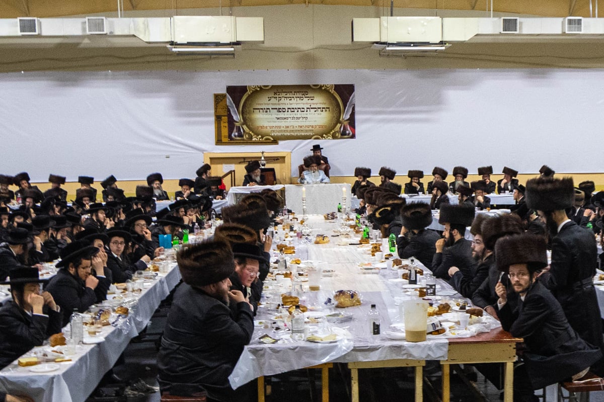 בהילולה: כתיבת ספר תורה לזכר המתים מקורונה