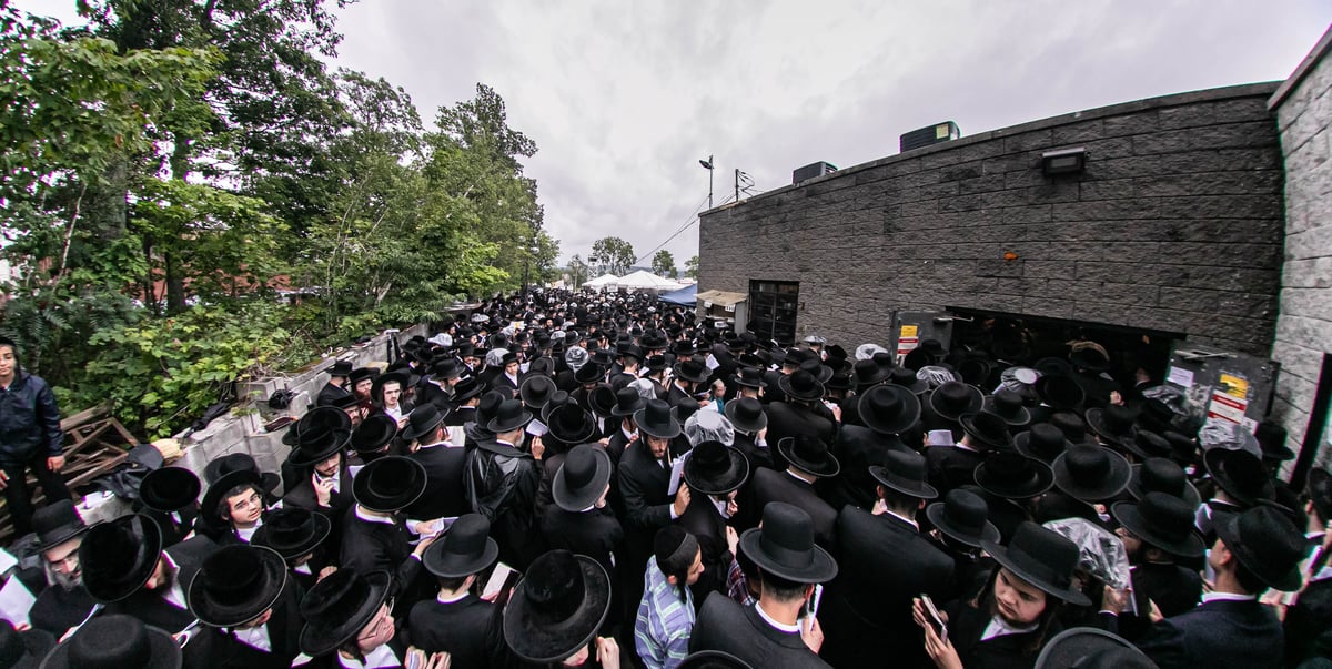 בהילולה: כתיבת ספר תורה לזכר המתים מקורונה