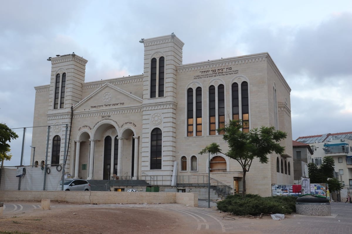 אחרי שנים: בית הכנסת של ויז'ניץ בית שמש