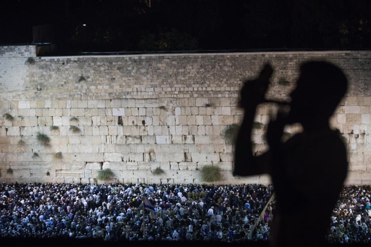 הבעש"ט סיפר: מה עושה משה רבינו בראש השנה?